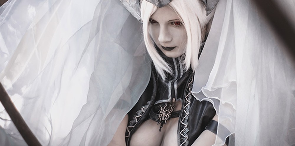 Klimatyczny cosplay Dark Elfki z Lineage 2