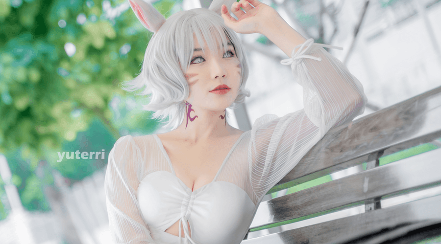 Bardzo wakacyjny cosplay z Final Fantasy XIV