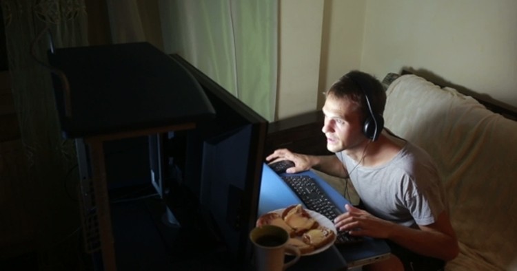 Czy kiedykolwiek zarwałeś nockę dla gry MMORPG?