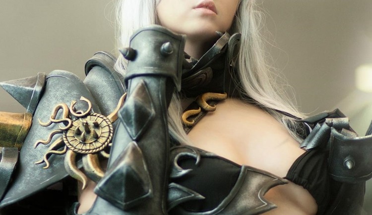 Pociągający nie-azjatycki cosplay z Aion