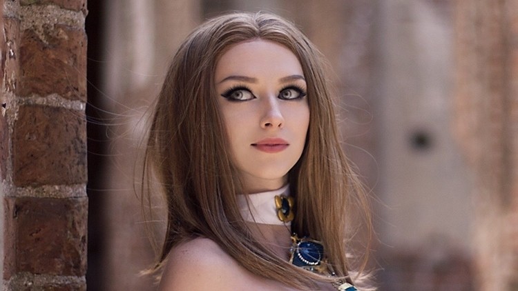 Piękna kobieta w pięknym cosplay'u z Lineage 2