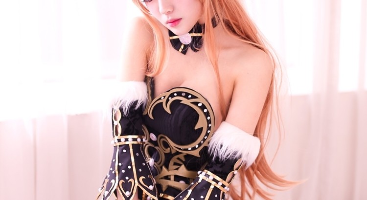 Fajny cosplay z TERA Online z jeszcze fajniejszą cosplayerką