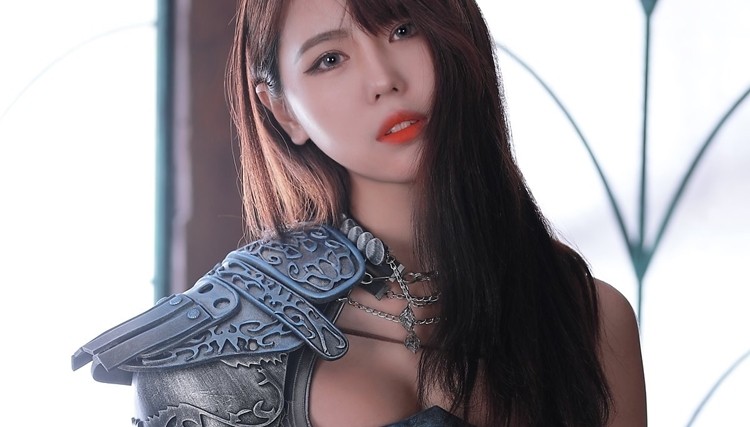 Piękniejsza strona MMORPG: seksowny cosplay Czarownicy z Black Desert